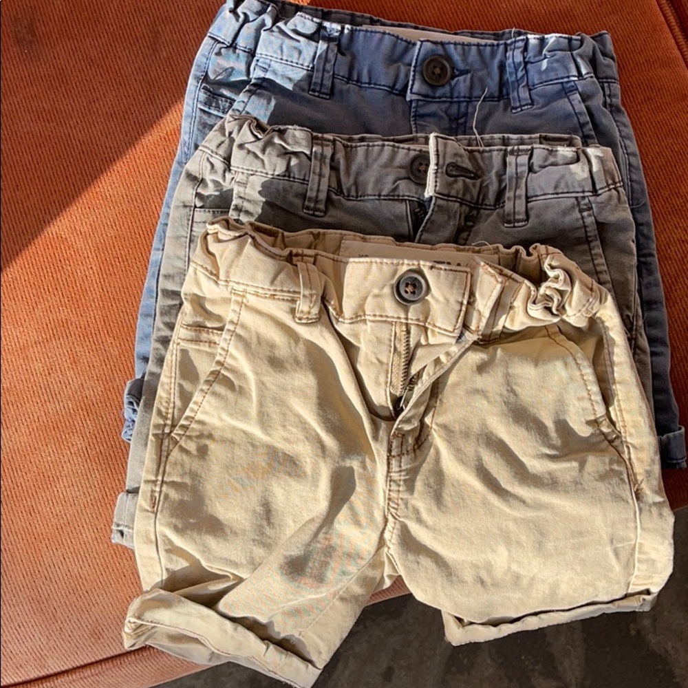 2 chino shorts